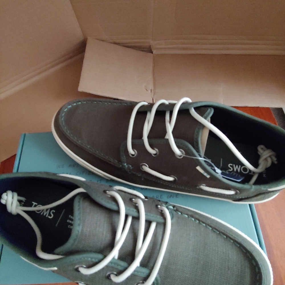 Men's Shoes - Picture 8 of 8
